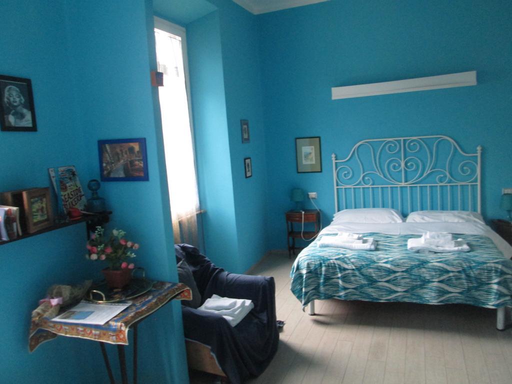 Pensión 25rooms *